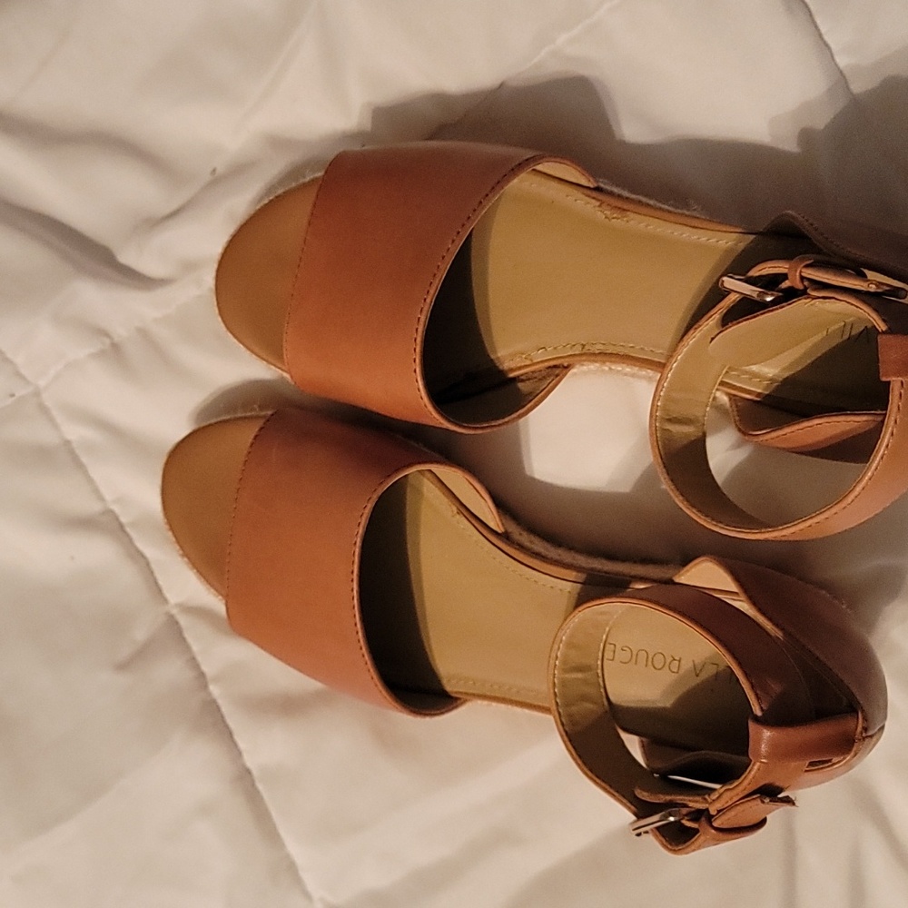 Sandals - Picture 2 of 4